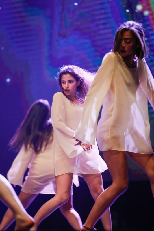 Tribe Dance Hold Your Dream 